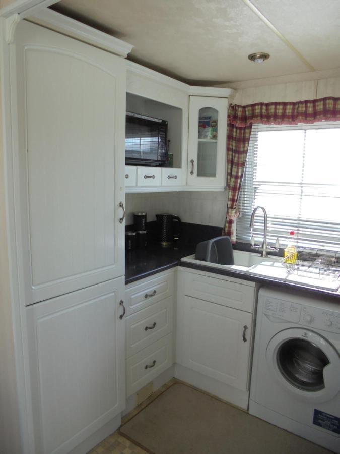 Apartment Golden Anchor : Ovation 4 Berth, Wrap Around Decking Chapel Saint Leonards