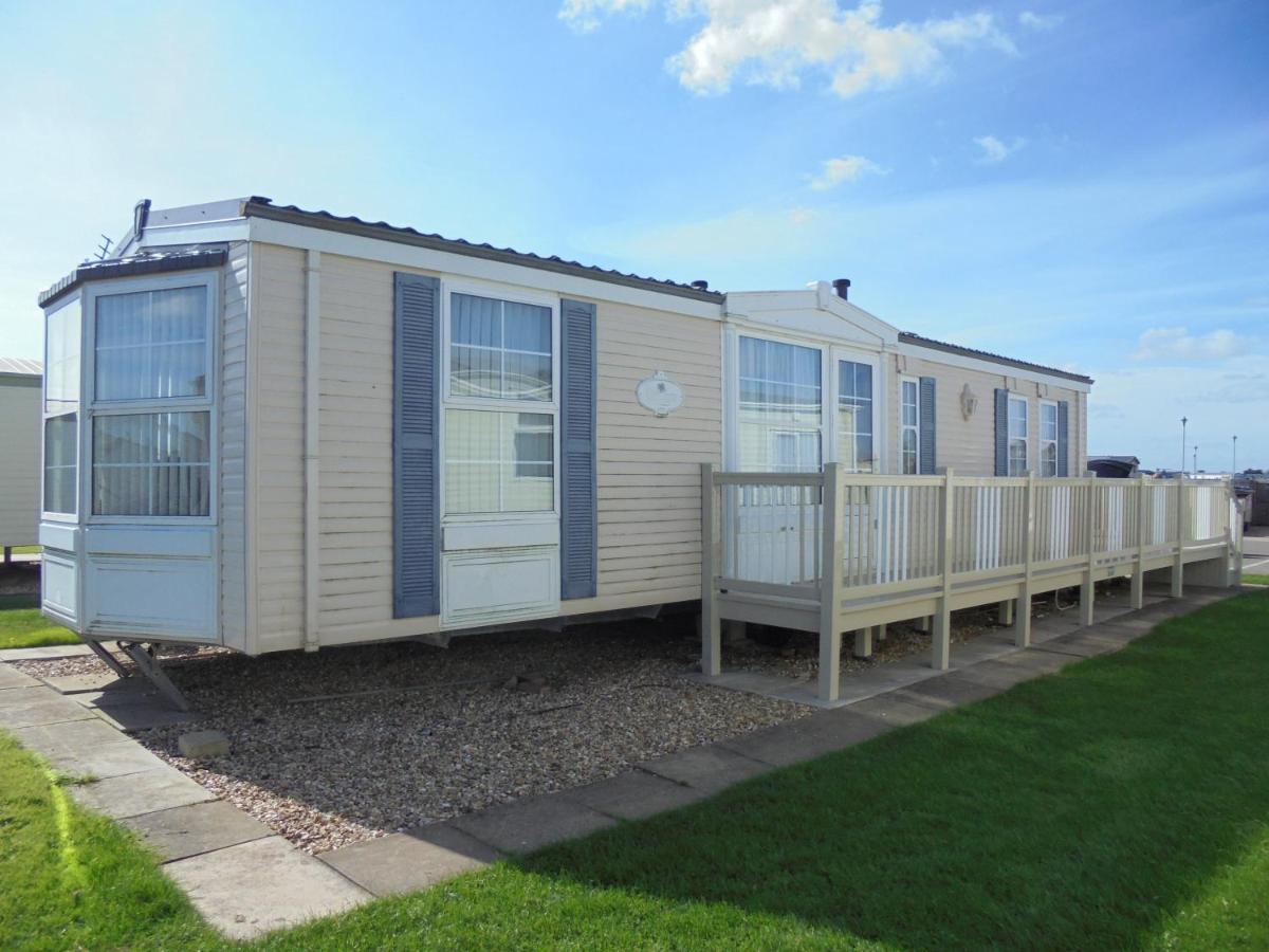 Golden Anchor : Ovation 4 Berth, Wrap Around Decking Apartment Chapel Saint Leonards