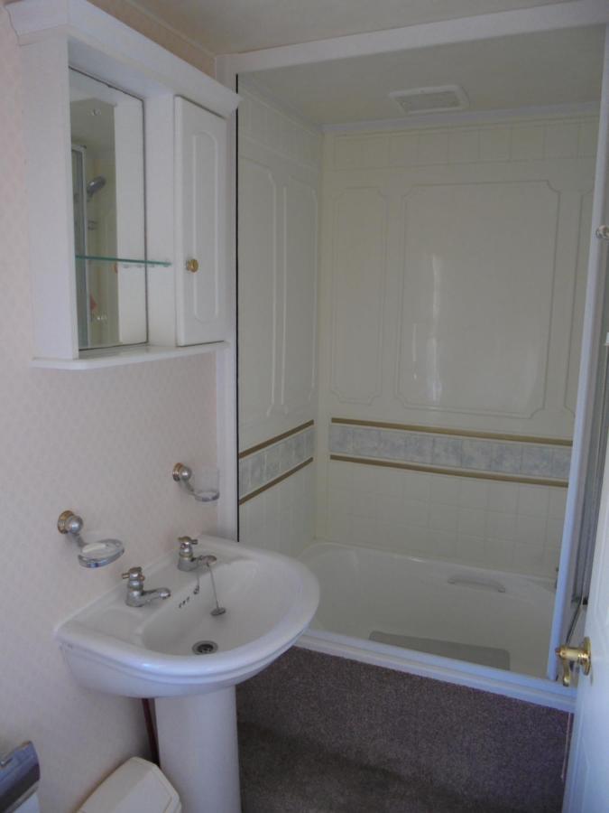 Apartment Golden Anchor : Ovation 4 Berth, Wrap Around Decking *